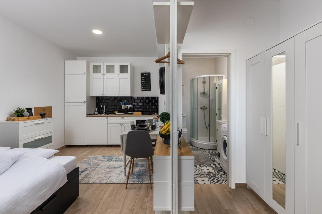 Agostini - Self Check-In Studios - Free Gated Parking On Site ริเยกา ภายนอก รูปภาพ